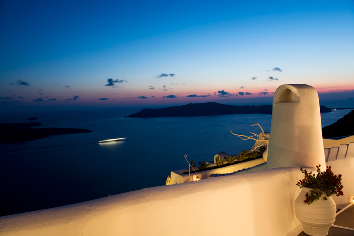 Luxury suits in Greek island Santorini