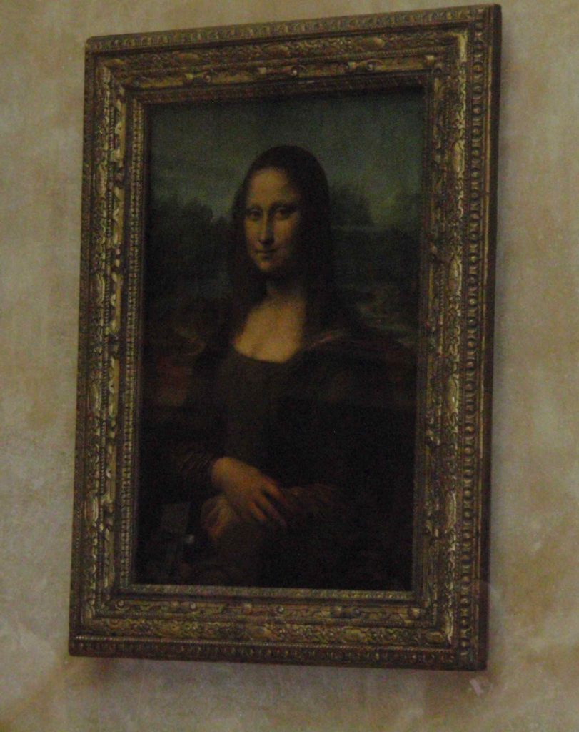 Louvre museum, world's famous painting Mona Lisa