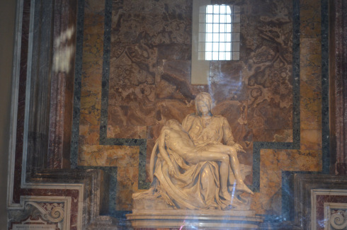 Rome_St._Peter's_Basilica_Vatican_City_Pieta