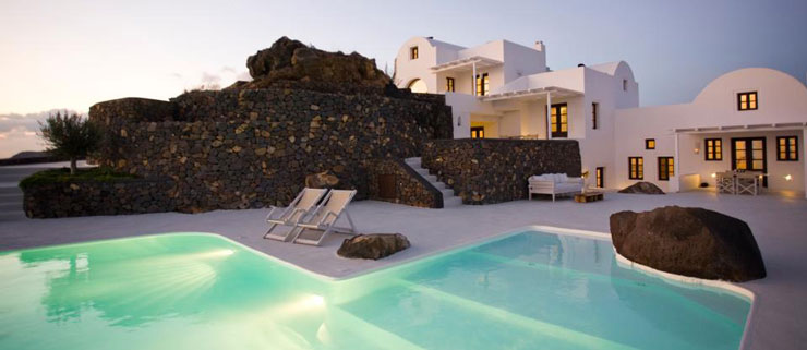 exterior swimming pool of the Beautiful villa in Santorini Greece