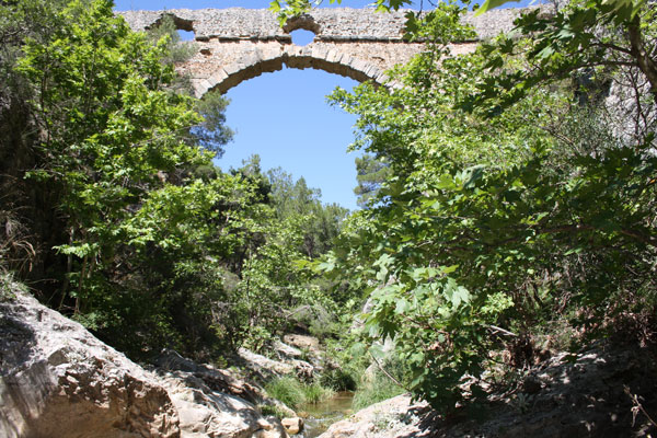 the largest aqueduct bridge in Turkey 4
