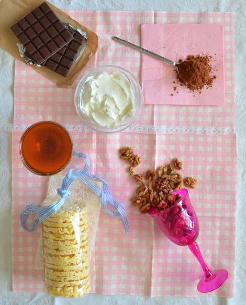 chocolate dessert recipe with Greek yogurt , honey and nuts 14