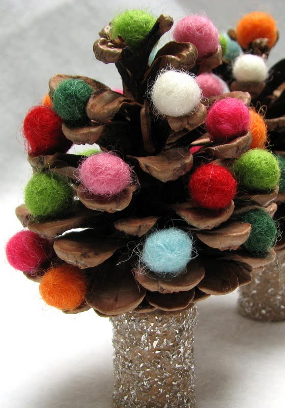 DIY unusual christmas tree, pinecone