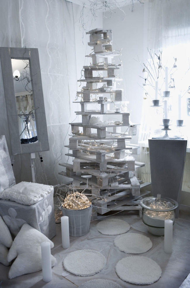 rustic recycled christmas tree 2