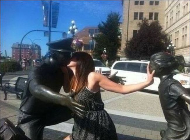 funny and interesting statue photos 16