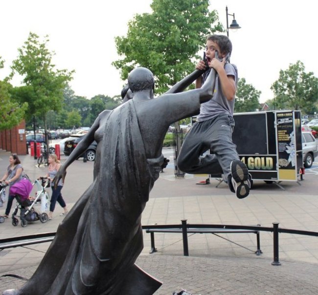 funny and interesting statue photos 8