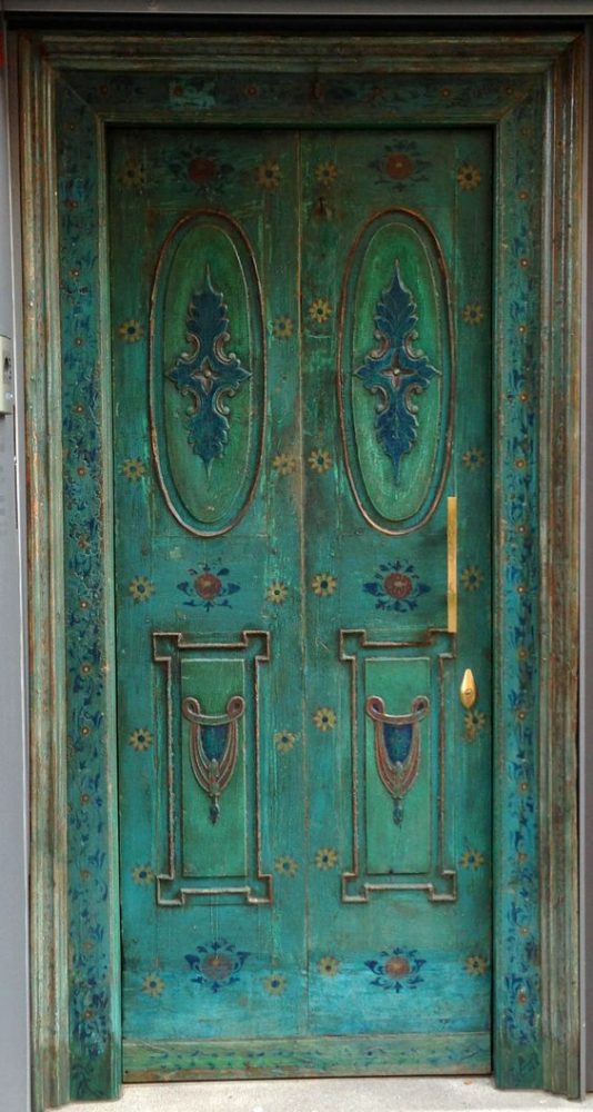 unusual and creative painted doors, Spain 2
