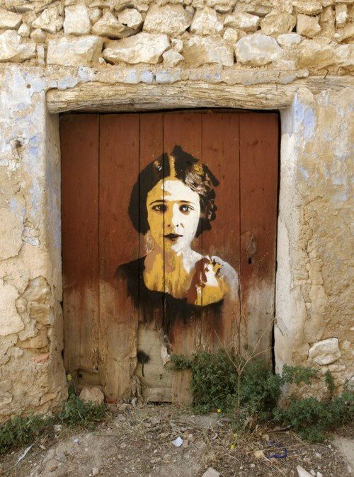 unusual and creative painted doors, Italy 2