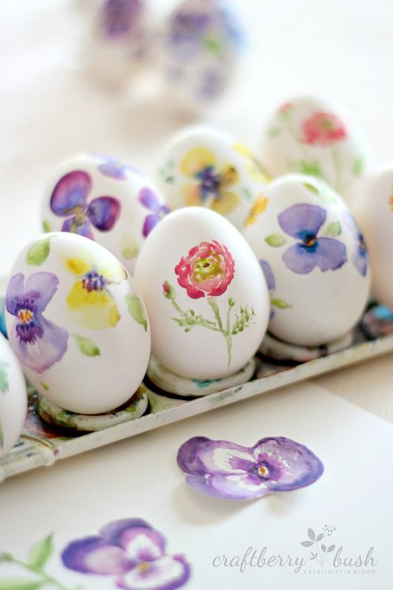 fun ways to dye easter eggs, flower