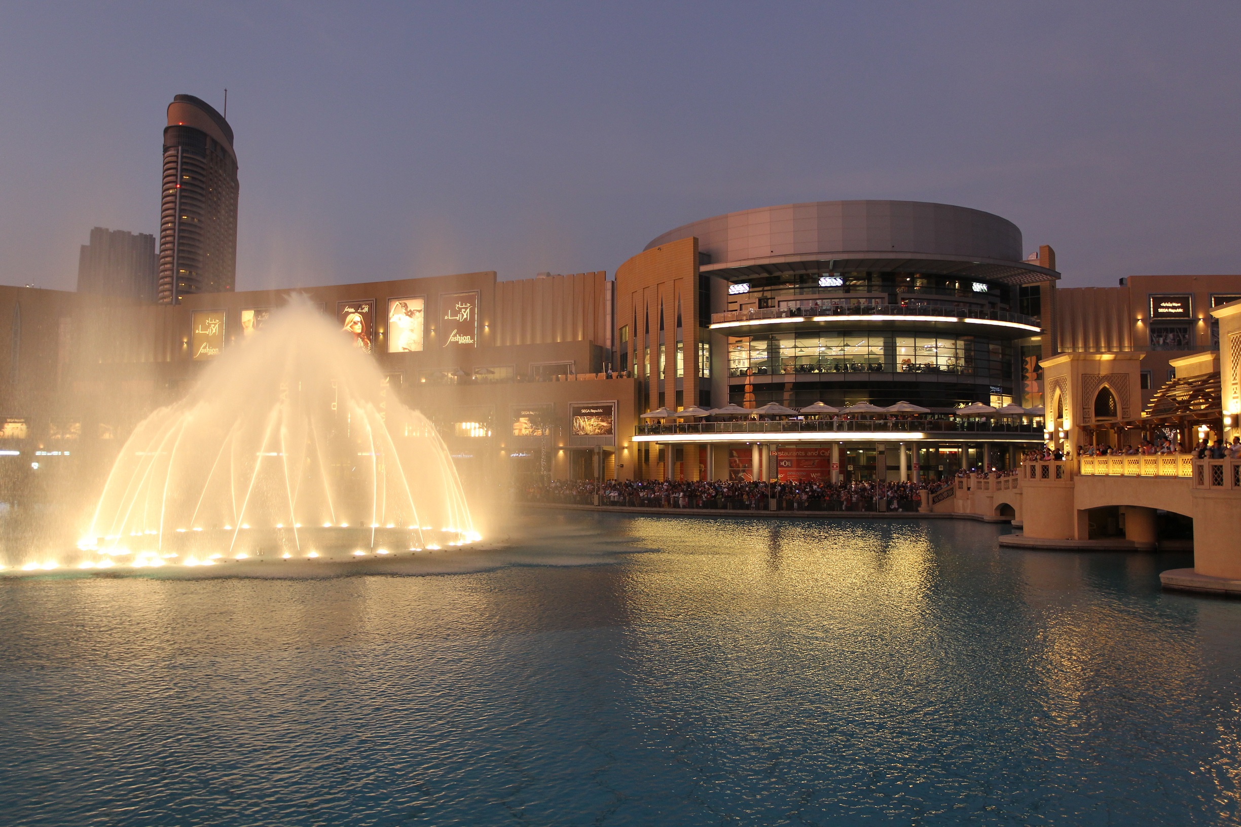 Dubai Mall Fountains show