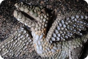 interior decoration of the shell grotto 8