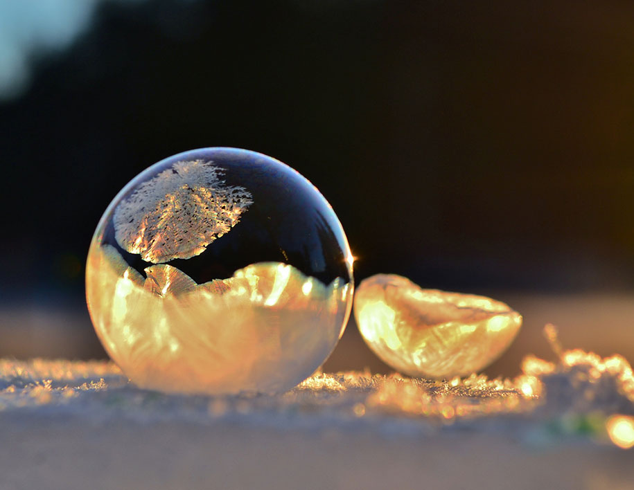 Frozen art by nature, bubbles 3