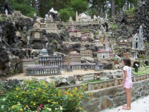 most unusual parks around the world, Grotto 11