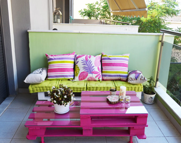 Easy and Cute DIY Outdoor Pallet Furniture - moco-choco